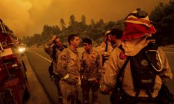 Μαίνεται χωρίς έλεος η μεγαλύτερη πυρκαγιά στην ιστορία της Καλιφόρνια