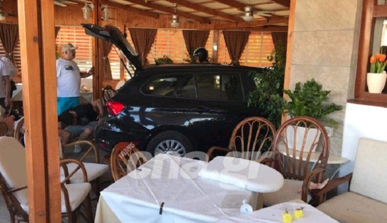Αυτοκίνητο εισέβαλε σε εστιατόριο στον Άγιο Νικόλαο