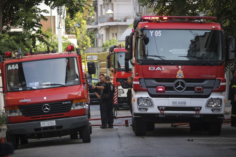 Χωρίς τις αισθήσεις της βρέθηκε ηλικιωμένη μετά από φωτιά στον Κολωνό