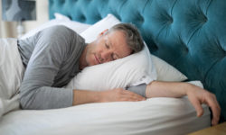 Όσο καλύτερο ύπνο κάνει κάποιος, τόσα περισσότερα χρόνια μπορεί να ζήσει
