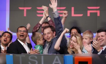 Ο Έλον Μασκ σχεδιάζει να αποσύρει την Tesla από την Wall Street