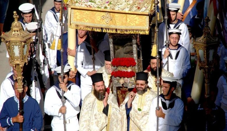 Πώς ο Άγιος Σπυρίδωνας χαλάει τα παπούτσια του – Οι φοβερές παραδόσεις για τον Άγιο της Κέρκυρας