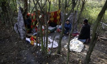 Πρόσφυγες σκοτώθηκαν ενώ κοιμούνταν μέσα στο δάσος