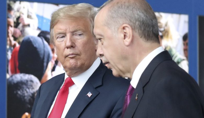 Τραμπ: Θα πλήξω σκληρά την οικονομία της Τουρκίας αν δεν σεβαστεί τους κανόνες