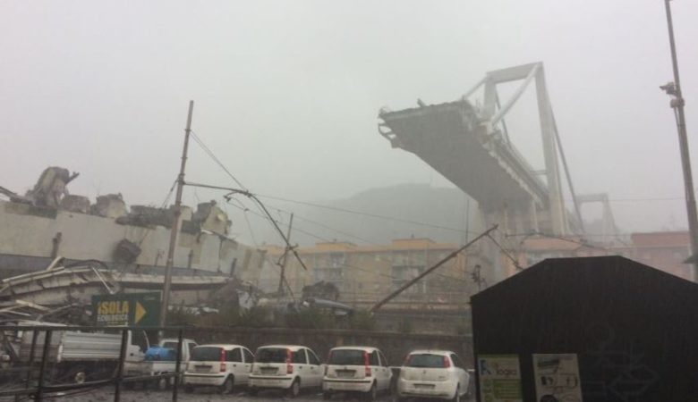Κατέρρευσε γέφυρα στην Γένοβα – Φόβοι ότι υπάρχουν άνθρωποι από κάτω