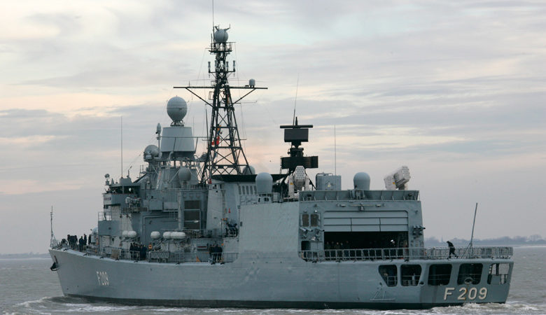 FAZ: Γερμανική φρεγάτα στο Αιγαίο επιτηρεί το τουρκικό ναυτικό