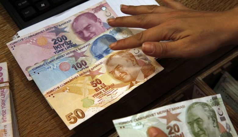 Σοκ στην Τουρκία από την υποτίμηση της λίρας – Το δολάριο έφθασε στις 30 λίρες, το 2019 ήταν στις πέντε