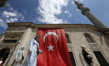Handelsblatt: Τούρκοι διαφεύγουν στην Ελλάδα εξαιτίας του Ερντογάν