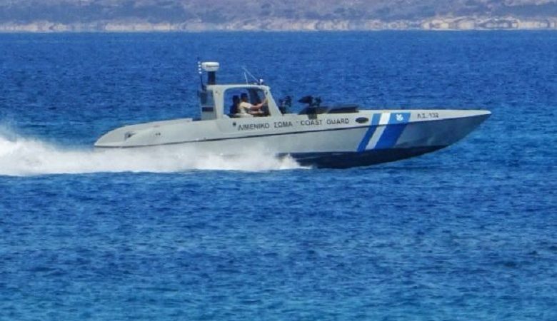 Ακυβέρνητο σκάφος στο Σαρωνικό: Σε εξέλιξη η επιχείρηση διάσωσης 4 Ελλήνων