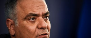 Σκουρλέτης: «Είναι φρέσκα πρόσωπα ο Παύλος Πολάκης, ο Γιώργος Τσίπρας και ο Νίκος Παππάς;»