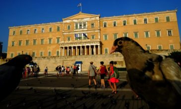 Ελληνική οικονομία: Οι παράγοντες που θα κρίνουν το βάθος της ύφεσης