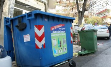 Σοκ στην Αλεξανδρούπολη: Βρήκε άνθρωπο ζωντανό μέσα σε κάδο απορριμμάτων