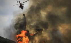 Φωτιά σε εξέλιξη στην Αχλαδερή Λέσβου