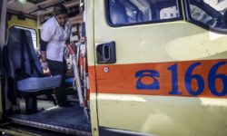 Αυτοκίνητο παρέσυρε και εγκατέλειψε 17χρονη στη Λεωφόρο Αθηνών στο ύψος του Χαϊδαρίου
