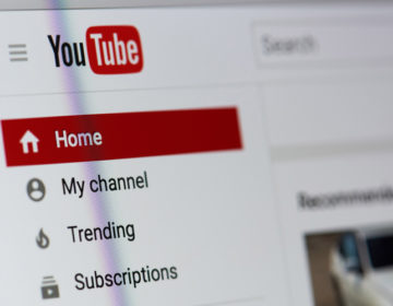 Η Μόσχα ζητά από την Google να ξεμπλοκάρει 200 ρωσικά κανάλια στο YouTube