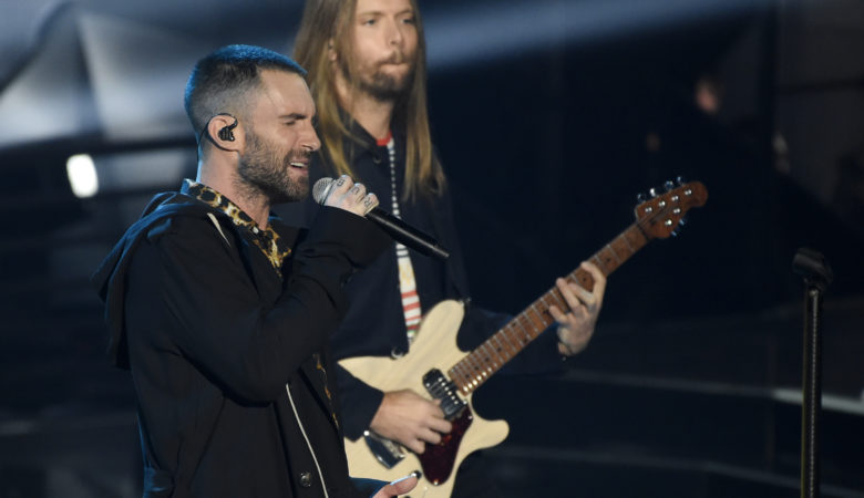 Οι Maroon 5 πωλούν τον μουσικό εξοπλισμό τους
