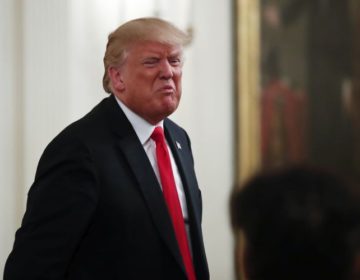 Ολυμπιονίκης του στίβου εκτός εαυτού με τον Τραμπ: Είναι ρατσιστής και μισογύνης