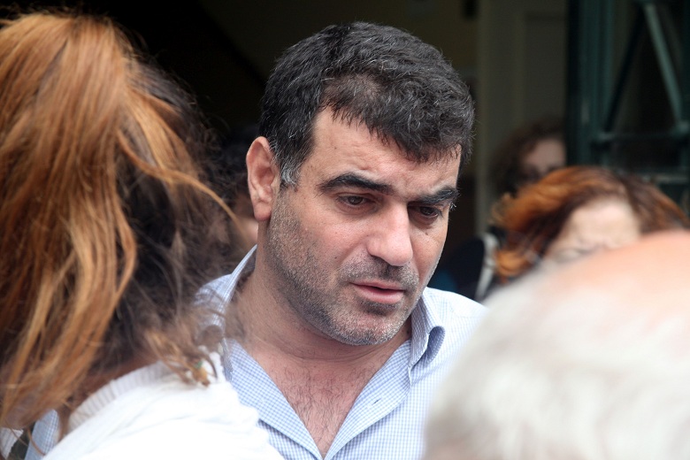 Θύμα επίθεσης ο Κώστας Βαξεβάνης – Τραυματίστηκε σοβαρά συγγενικό του πρόσωπο