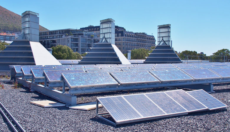 ΥΠΕΝ: Τέσσερα επιδοτούμενα προγράμματα για φωτοβολταϊκά, θερμοσίφωνες και εξοικονόμηση ενέργειας