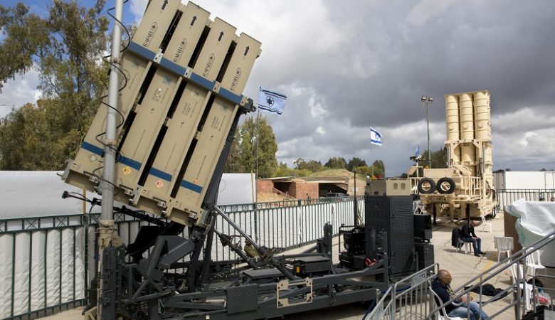 Ελλάδα και Ισραήλ συντονίζουν τα βήματά τους σε εξοπλιστικά