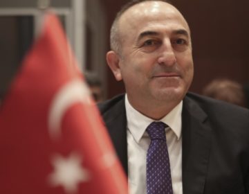 Καυγάς Τσαβούσογλου με Γαλλίδα βουλευτή για τη γενοκτονία των Αρμενίων