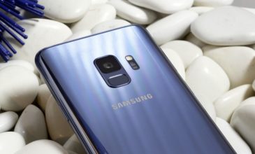 Έρχεται αναδιπλούμενο κινητό από τη Samsung