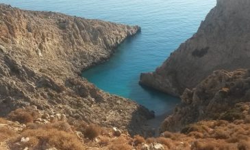 Κρήτη: Ζευγάρι τουριστών πήγε να απολαύσει τα Σεϊτάν Λιμάνια και εγκλωβίστηκε