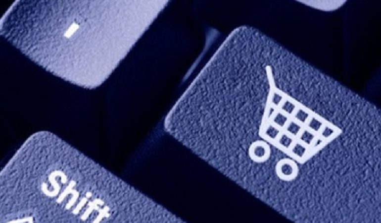 «Λαβράκια» φοροδιαφυγής από πωλήσεις μέσω διαδικτύου έβγαλε η ΑΑΔΕ