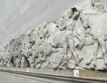 Μενδώνη: Ανιστόρητοι οι ισχυρισμοί του Βρετανικού Μουσείου για τα Γλυπτά του Παρθενώνα