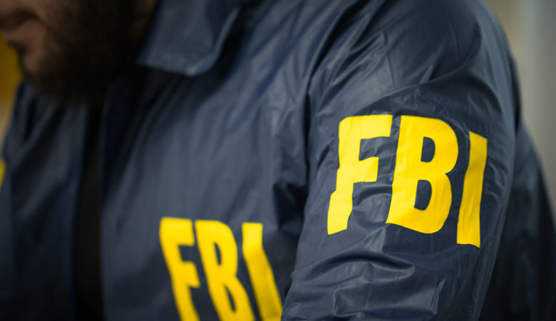 ΗΠΑ: Το FBI ερεύνησε το σπίτι του πρώην αντιπροέδρου Μάικ Πενς αναζητώντας «ξεχασμένα» απόρρητα έγγραφα