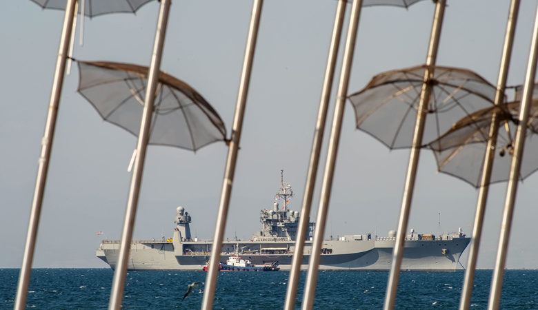Στο λιμάνι της Θεσσαλονίκης η ναυαρχίδα «κατάσκοπος» του 6ου στόλου