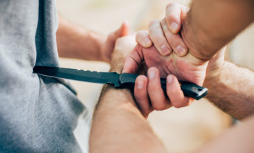 Ανήλικοι λήστευαν ανήλικους με την απειλή μαχαιριού στην Πάτρα