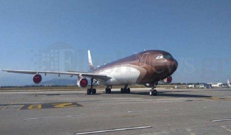 Εντυπωσιάζει το υπεροπολυτελές αεροπλάνο του Αλισέρ Ουσμάνοφ στα Χανιά
