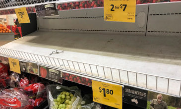 Συναγερμός στη Αυστραλία, βρήκαν καρφίτσες και βελόνες μέσα σε φράουλες