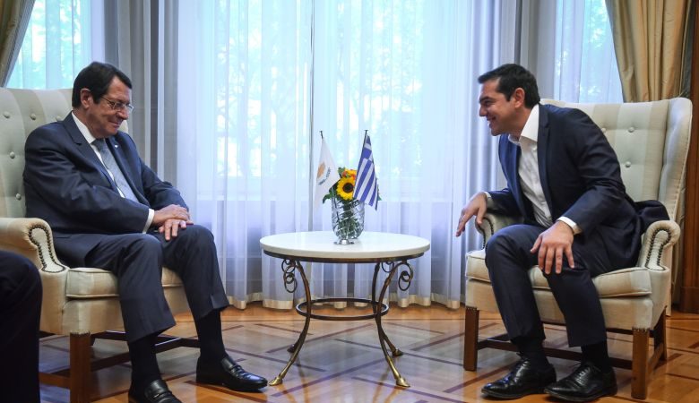 Κυπριακό, γεωτρήσεις και Τουρκία στη συνάντηση Τσίπρα-Αναστασιάδη