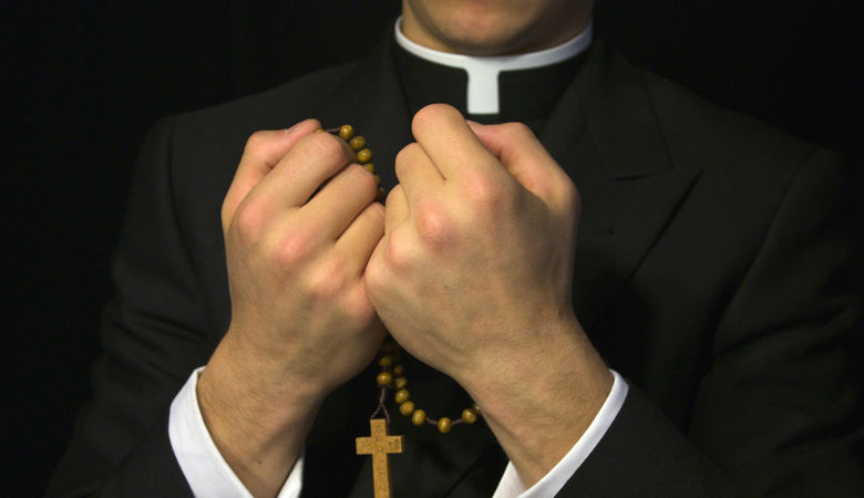 Παραιτήθηκε καρδινάλιος επειδή δεν κατήγγειλε σεξουαλικές παραβάσεις ιερέα