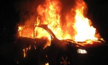 Αυτοκίνητο τυλίχθηκε στις φλόγες και κάηκε ολοσχερώς