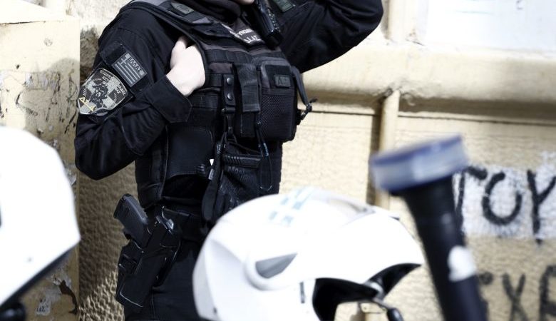 Βύρωνας: 23χρονος σταμάτησε πολίτη και τον υπέβαλε σε έλεγχο προσποιούμενος τον αστυνομικό