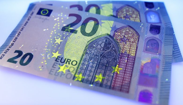 Ξεμπλοκάρει η ΑΑΔΕ τις επιστροφές φόρου μέχρι 10.000 ευρώ