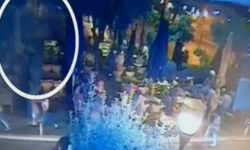 Βίντεο από τη στιγμή που φωτοβολίδα χτυπά τη 19χρονη στο Αγρίνιο