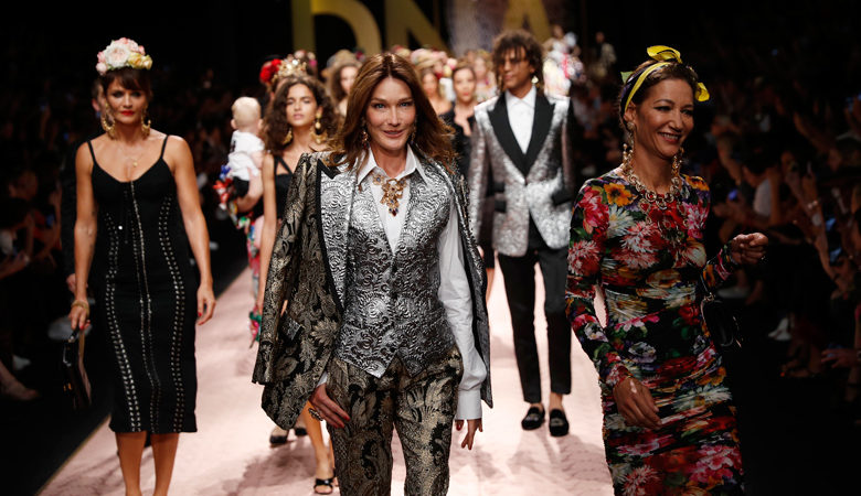 Μπελούτσι και Κάρλα Σαρκοζί στην πασαρέλα των Dolce & Gabbana
