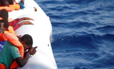 Πυρά από το Πολεμικό Ναυτικό του Μαρόκου εναντίον σκάφους με μετανάστες