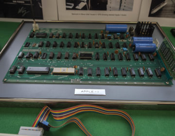 Υπολογιστής Apple-1 του 1976 πουλήθηκε για 375.000 δολάρια