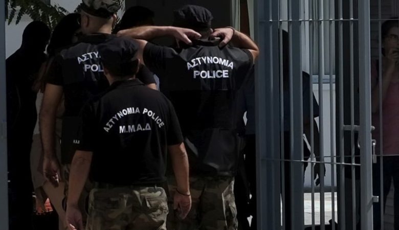 Στη φυλακή οι δύο κατηγορούμενοι αστυνομικοί για διακίνηση μεταναστών