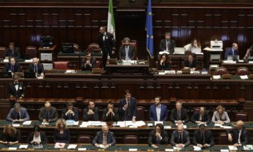Η Ρώμη ψηφίζει εν μέσω αντεγκλήσεων με την ΕΕ τον προϋπολογισμό