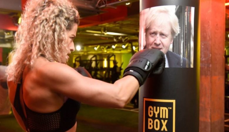 Σάκοι του μποξ για εκτόνωση κατά του Brexit σε gym του Λονδίνου
