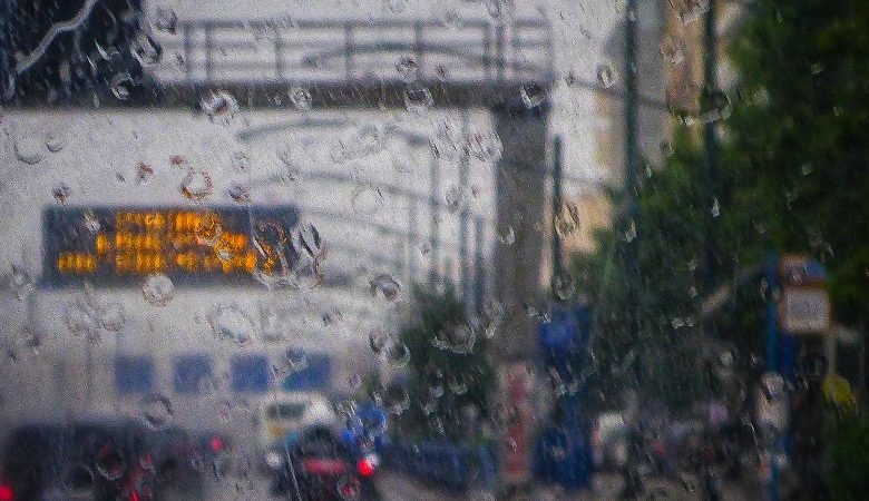 Κακοκαιρία «Μπιάνκα»: Ψυχρή εισβολή με ισχυρές βροχές, καταιγίδες και χιονοπτώσεις αύριο Κυριακή