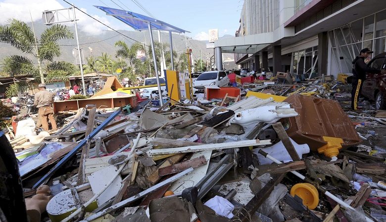 Το τσουνάμι στην Ινδονησία προκάλεσε εκατόμβη νεκρών