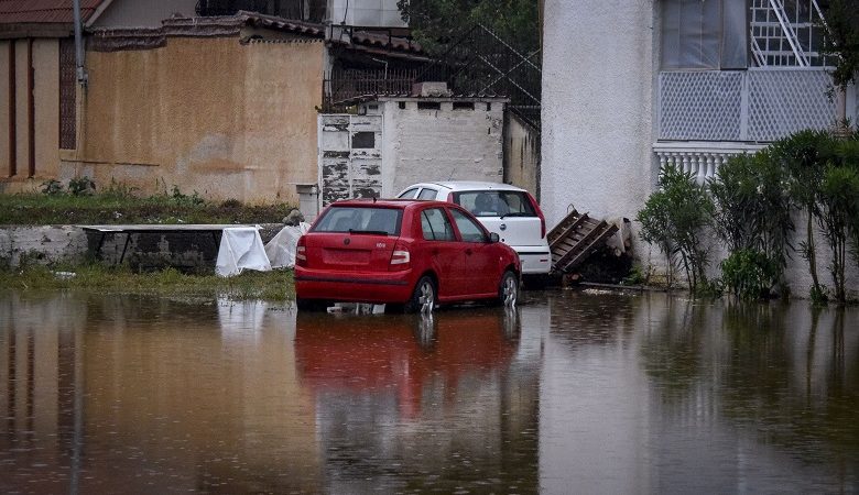 Πολιτική Προστασία: Μην διασχίζετε πλημμυρισμένα ρεύματα, κίνδυνος – θάνατος