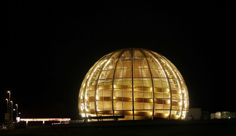 Σάλος στο CERN από δηλώσεις Ιταλού καθηγητή: «Η Φυσική είναι ανδρική υπόθεση»